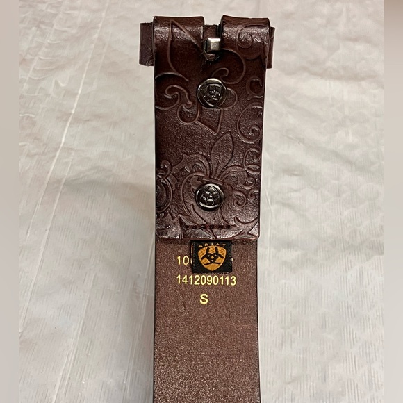 GUC Ariat Dark Brown Embossed Leather Belt - Picture 7 of 9
